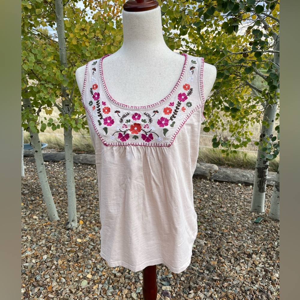 Zena flower embroidered cotton tank